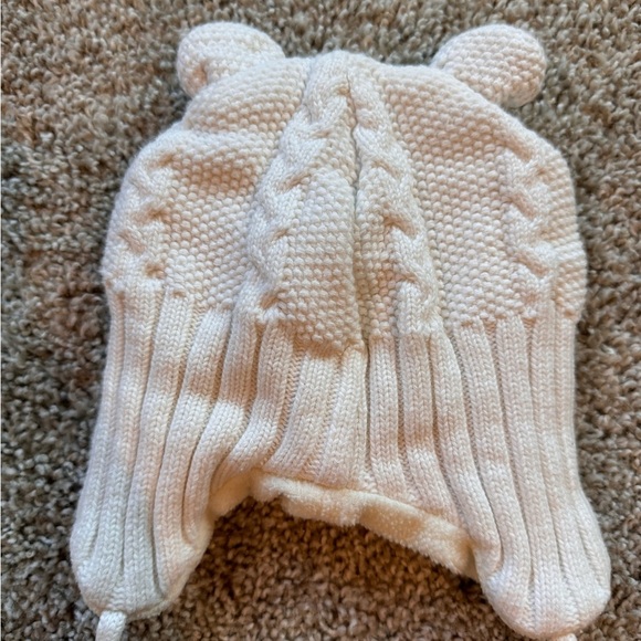 Warm winter hat Cream cable Knit Bear Ear Hat with Ear Flaps H&M Size 6-9 months - Picture 3 of 7